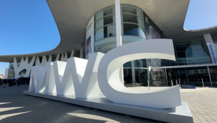 MWC2024完美收官 微網(wǎng)優(yōu)聯(lián)創(chuàng)新方案與智能眼鏡系列掀起未來(lái)通信浪潮